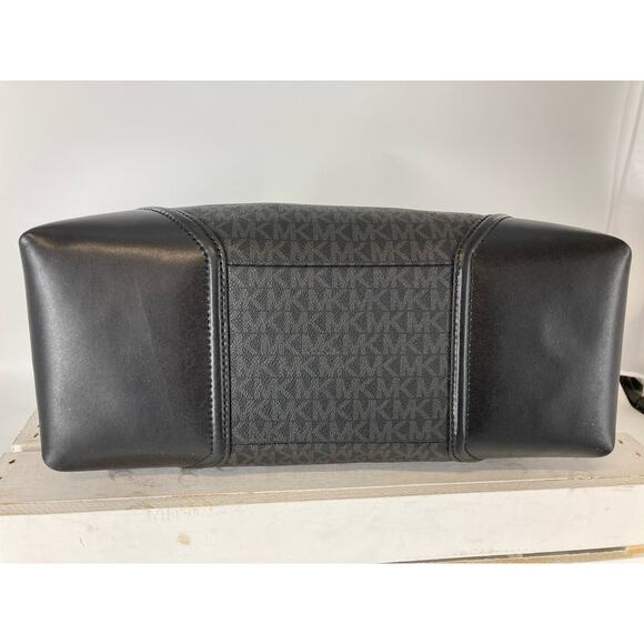 MICHAEL KORS, LARGE BLACK SIGNATURE  LEATHER SHOULDER BAG - Picture 7 of 16